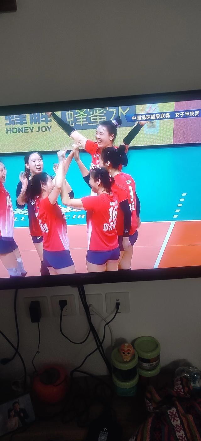 女子排球：日本队实力碾压对手获胜的简单介绍