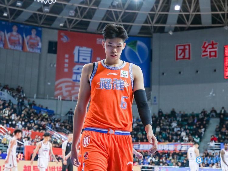 必威体育登录-包含徐杰18+7+6广东逆转广州邹阳21分福建胜四川的词条