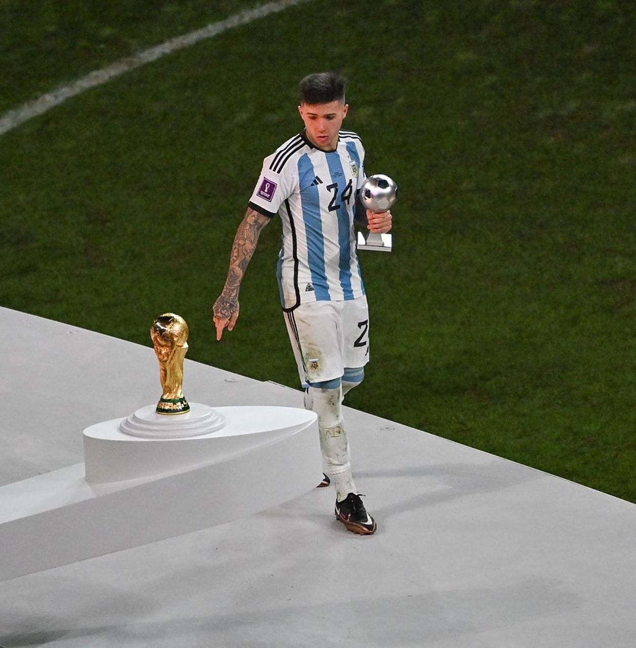 必威体育登录-官方认证高级货！FIFA发布恩佐海报世界杯+世俱杯唯一的简单介绍