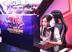 中新电竞对话花缘：少年别知愁滋味
